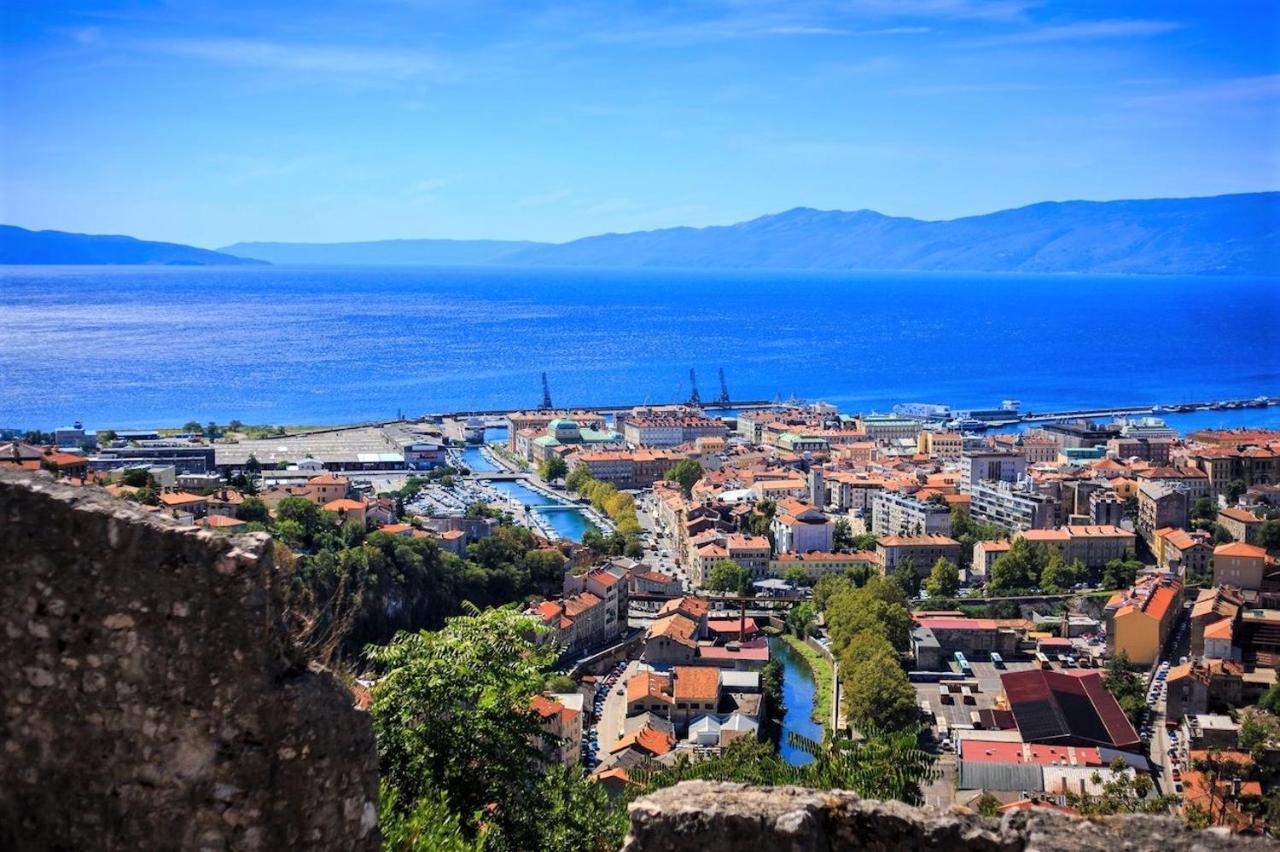 Apartamento Apartman Neverin Rijeka Exterior foto