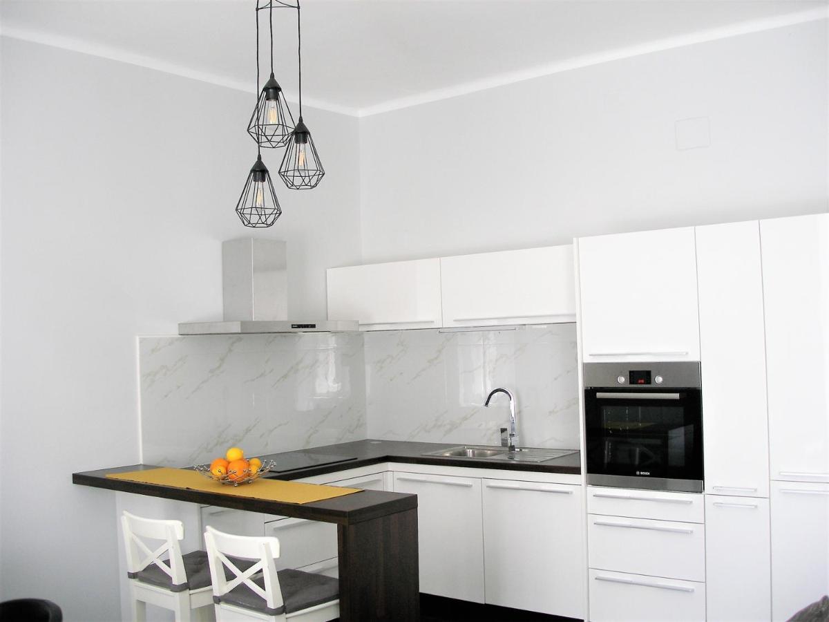 Apartamento Apartman Neverin Rijeka Exterior foto