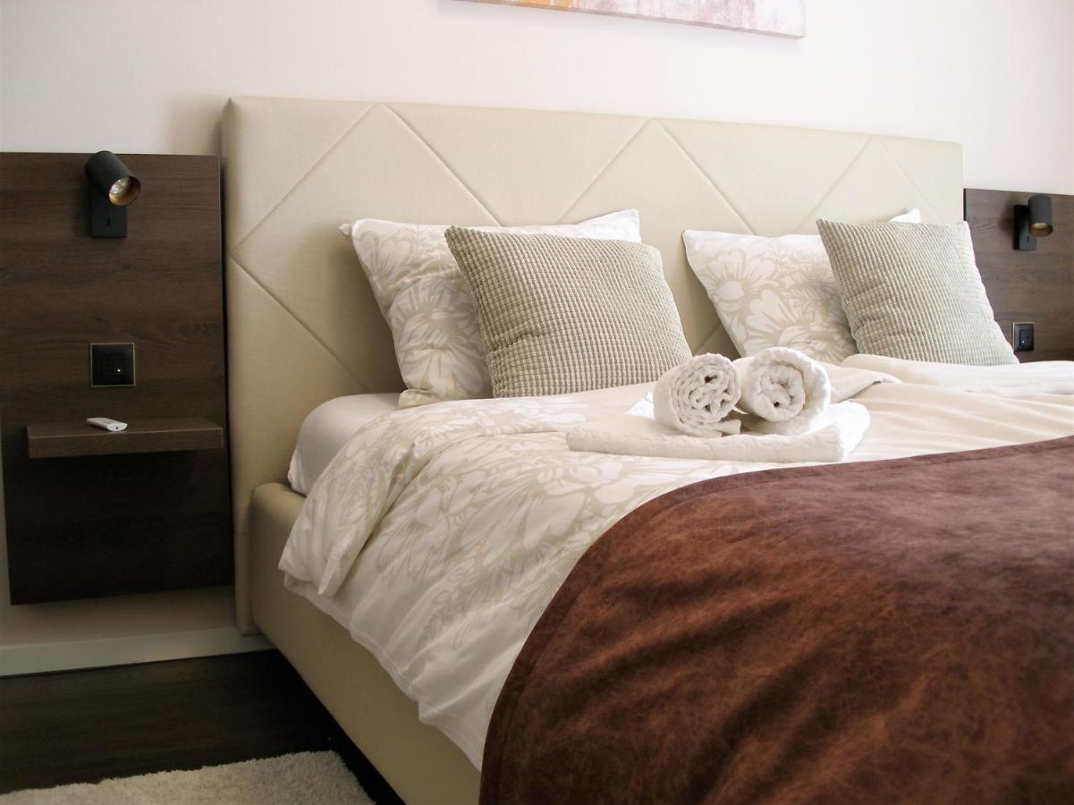 Apartamento Apartman Neverin Rijeka Exterior foto
