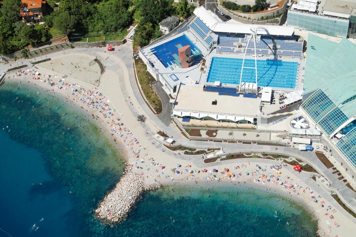 Apartamento Apartman Neverin Rijeka Exterior foto
